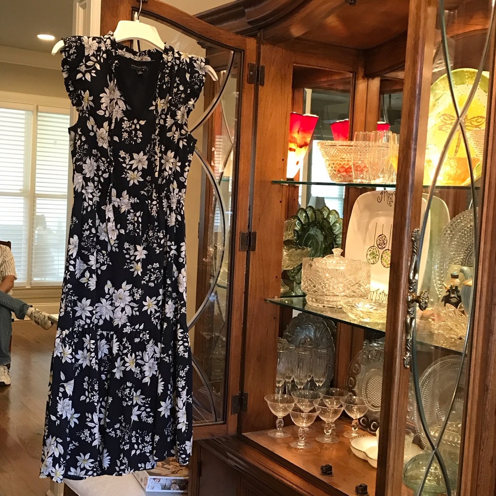Banana Republic Navy and White Floral Dress 10